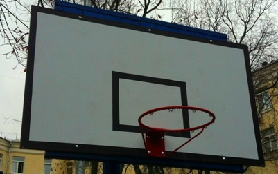 Щит баскетбольный игровой из фанеры.